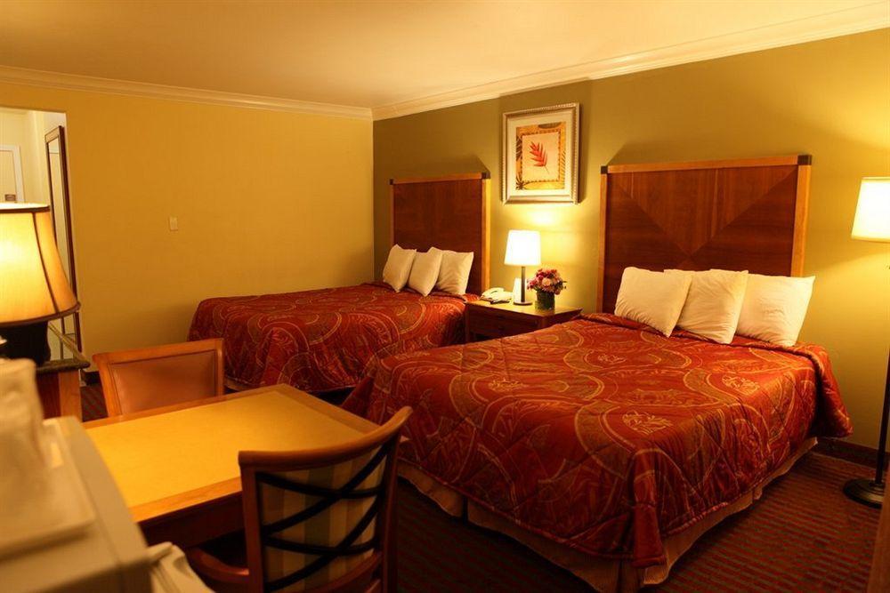 Aloha Inn Аройо Гранде Екстериор снимка